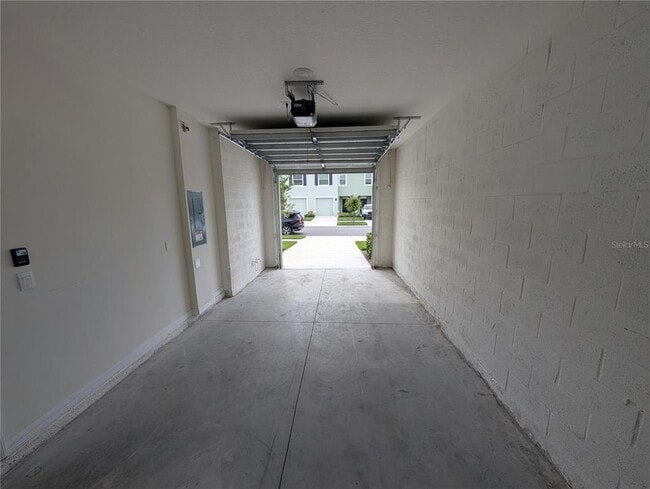 Building Photo - 11154 Crescent Deer Dr