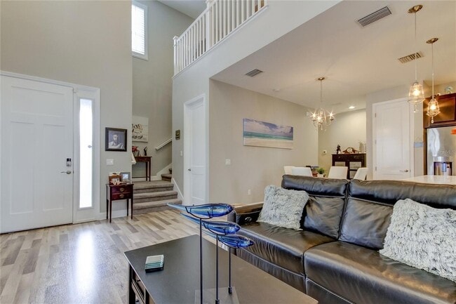 Building Photo - 426 Birdsong Ln