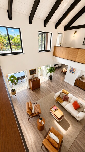 main living area opens to Florida sunroom - 10244 Vestal Ct