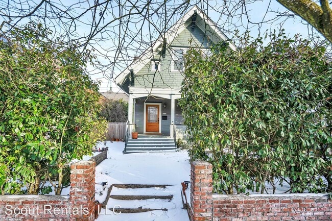 Building Photo - 3 br, 1.5 bath House - 4936 NE Rodney Ave