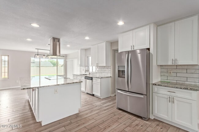 Building Photo - 4833 E Kathleen Rd