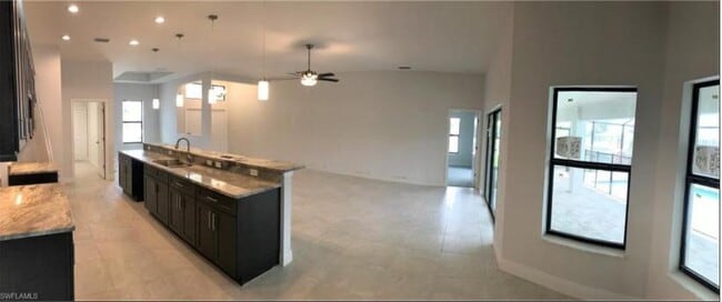 Building Photo - 815 SW 11th Ct