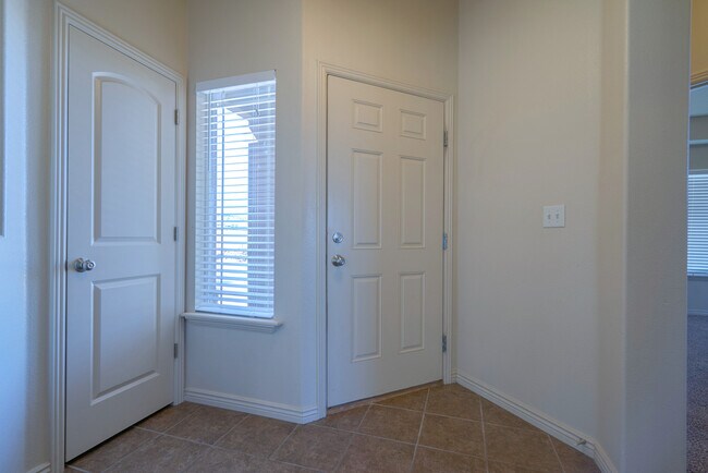 Building Photo - Spacious 3 Bedroom Corner Lot Home Near So...
