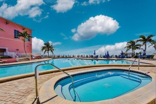 Building Photo - 3873 Pompano Dr SE