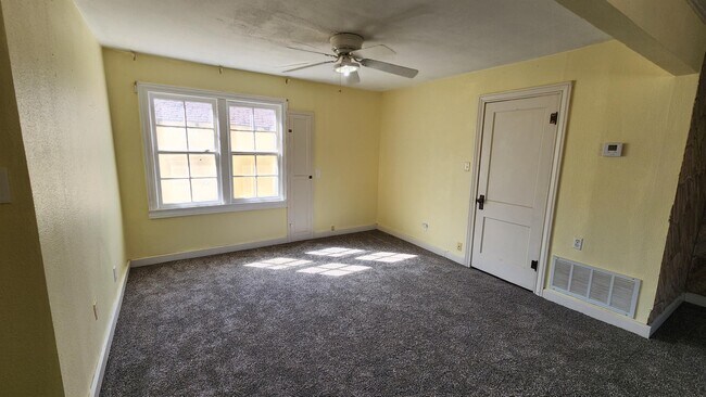 Building Photo - 800 S Elgin Ave