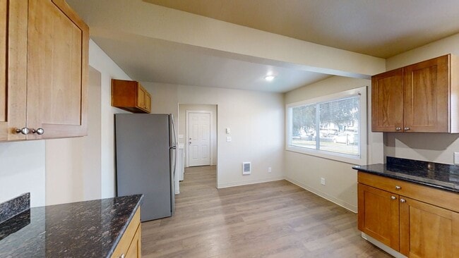 Building Photo - Country House w/ 2 Bedroom + Den - Washer, Dryer, Storage Shed & Plentiful Parking!