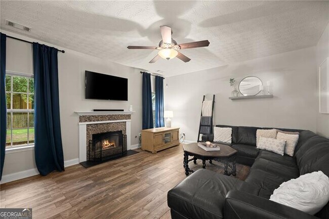 Building Photo - 4945 Cottonwood Tr