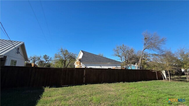 Building Photo - 16580 Fm 2115