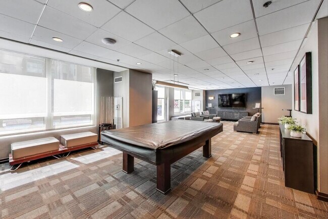 Building Photo - 33 W Ontario St