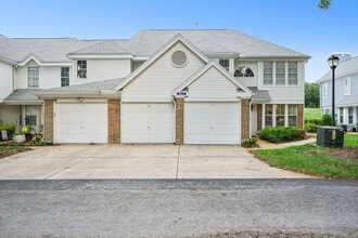 Building Photo - Ground Floor 2 Bed / 2 Bath with New Flooring