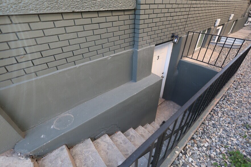 Building Photo - 915 E 1300 S
