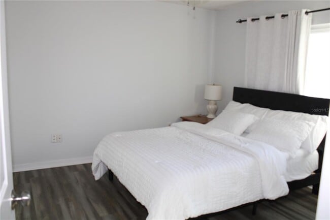 Building Photo - 7655 Cardiff Ct N