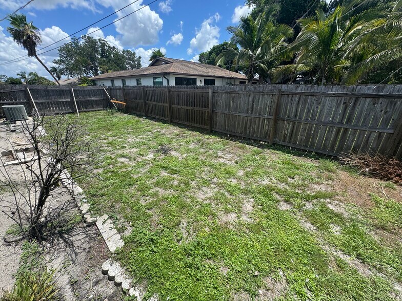 Building Photo - 27731 Arroyal Rd