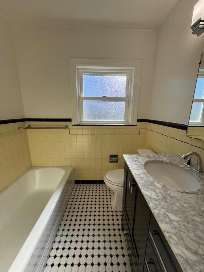 Building Photo - 1128 Clark Way