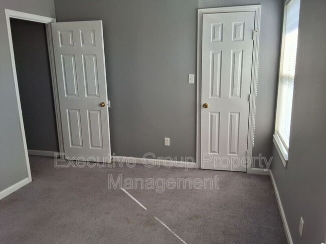 Building Photo - 1113 Crowne Pointe Dr