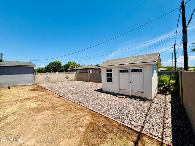 Building Photo - 1711 W Montecito Ave