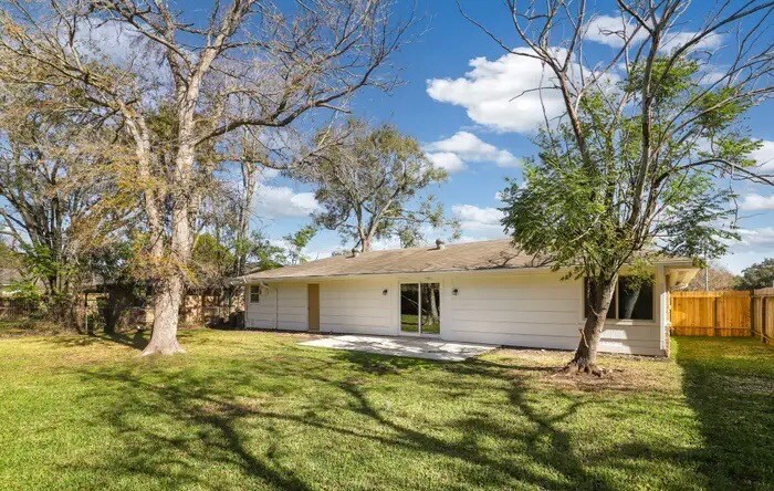 Building Photo - 10906 Chimney Rock Rd