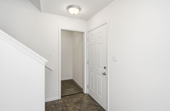 Building Photo - 2413-2415 Northampton Dr.