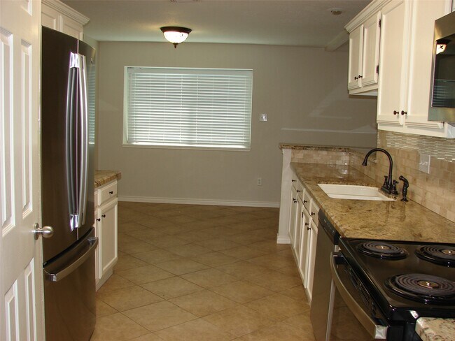 Building Photo - 7010 Buchanan Dr