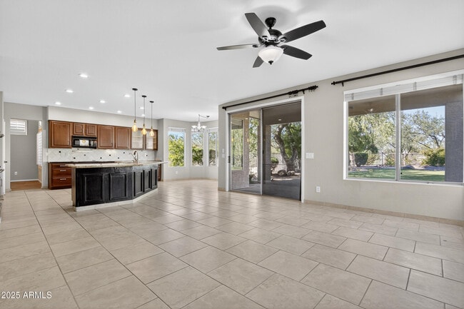 Building Photo - 4302 E Mossman Rd