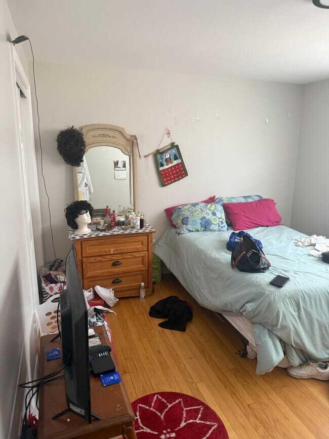 Building Photo - Spacious 2 Bedroom in Beverly