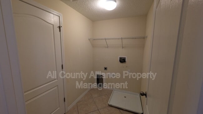 Building Photo - 4272 Fennwood Ct