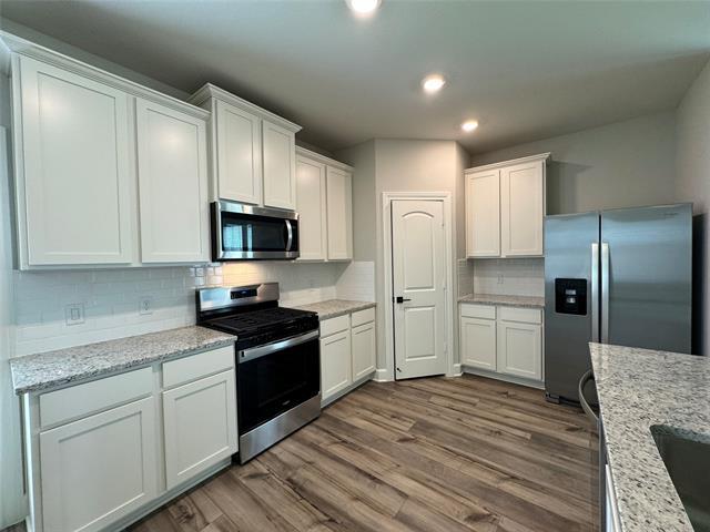 Building Photo - 713 Emerson Dr