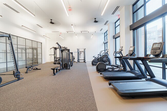 Building Photo - 10505 Deerwood Rd