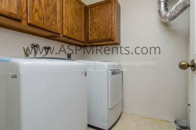 Building Photo - 2730 S 1100 E