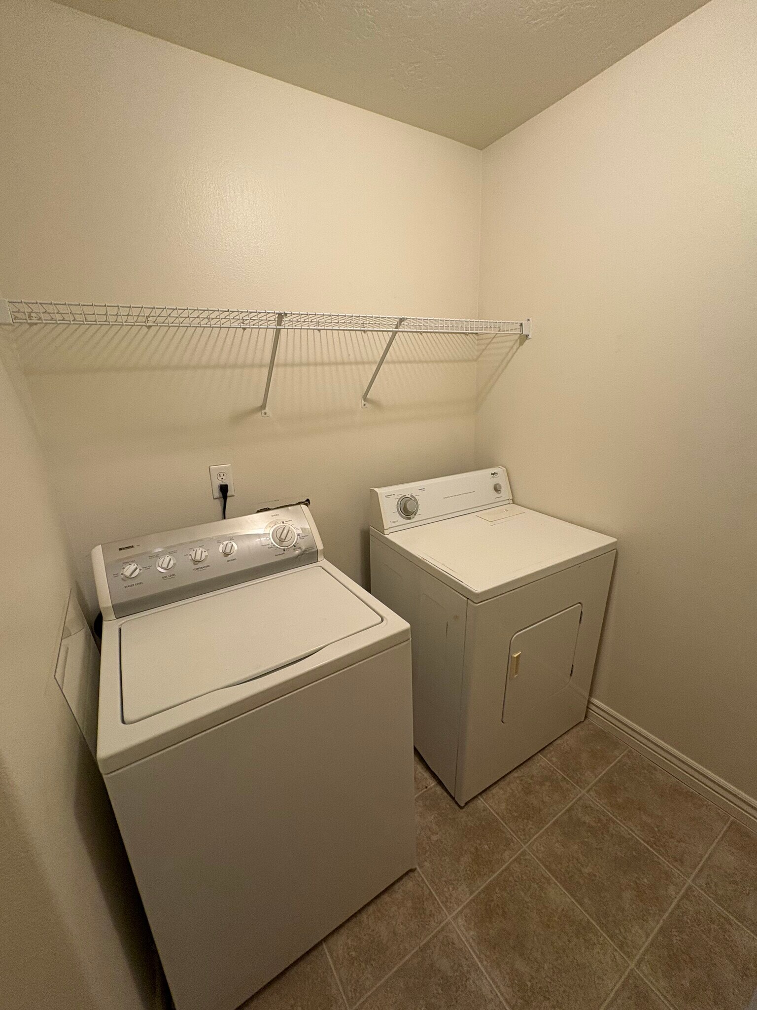 Building Photo - 1217 W 110 N