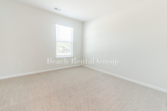 Building Photo - 5 Bedroom Home in Myrtle Beach