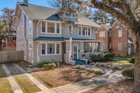 Building Photo - 2756 Oak St