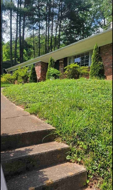 Building Photo - 1 Clearbrook Rd