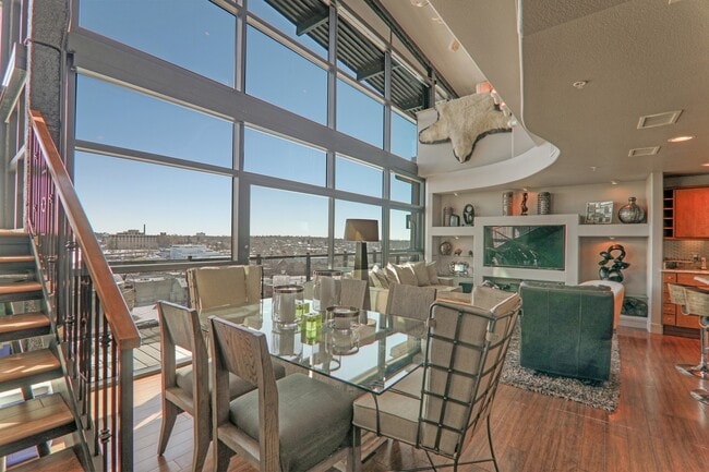 Building Photo - Fully Furnished Penthouse in Citywalk Downtown.  Short term okay