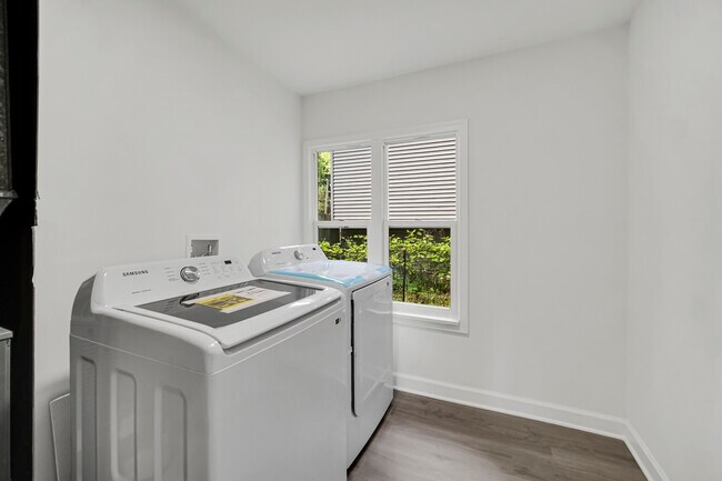 Building Photo - 34904 N Carvis Dr