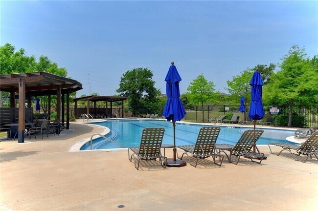 Building Photo - 1265 Summerbrooke Cir