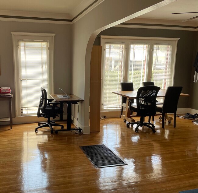 Dining Room - 849 N Sycamore Ave