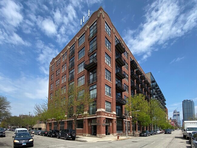 Primary Photo - 1250 W Van Buren St