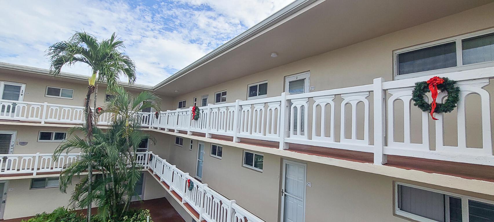 Building Photo - 2724 Garden Dr S