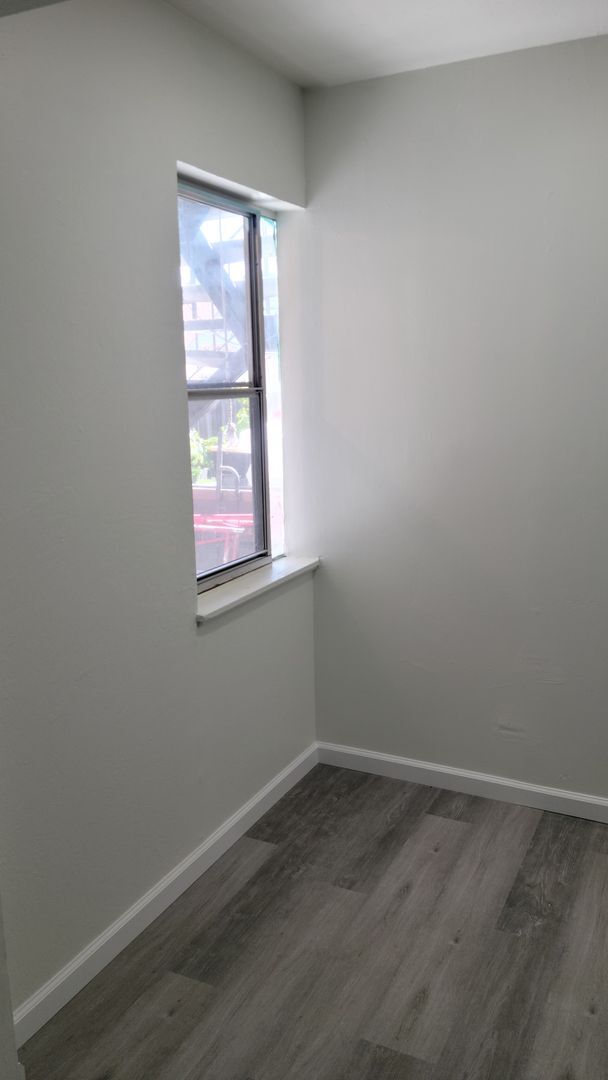 Building Photo - 3487 Paxton Ave