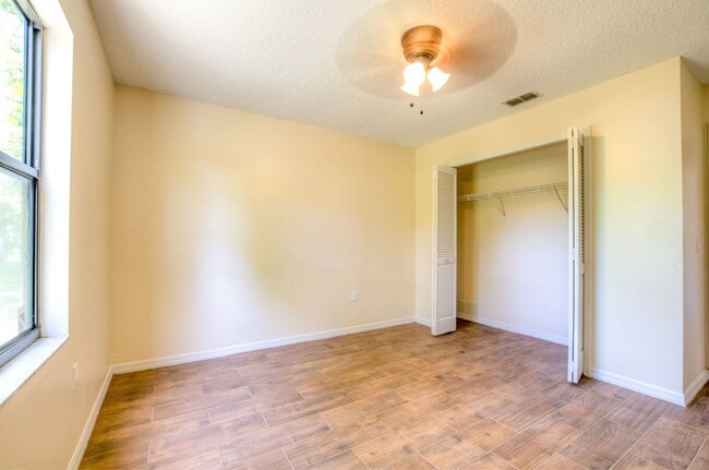 Building Photo - 179 Frontier Dr