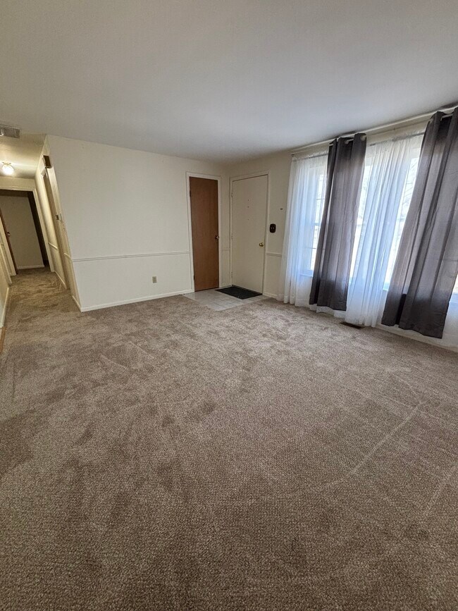 Building Photo - 267 Porter Dr