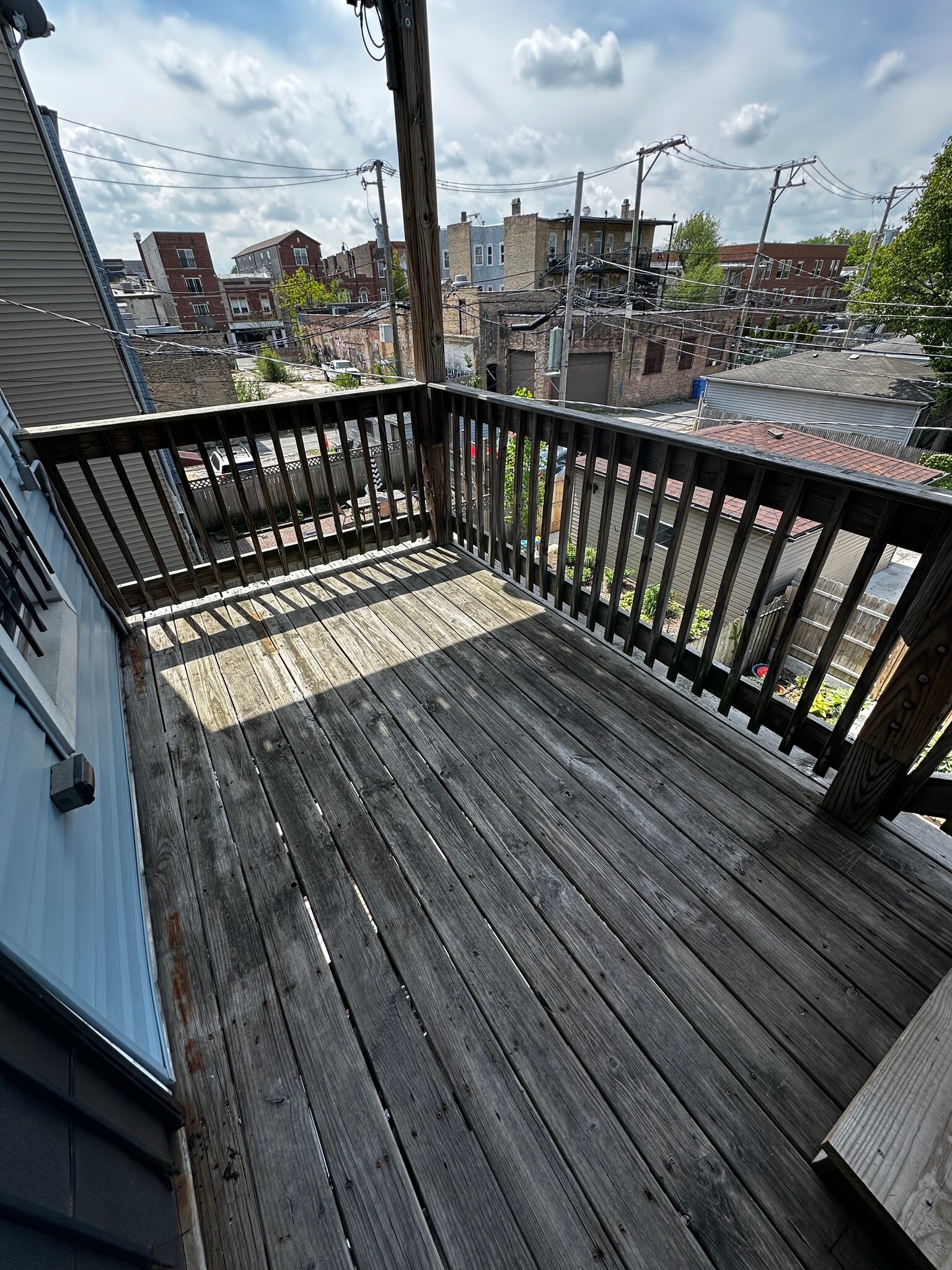 Building Photo - 2022 N Kedzie Ave