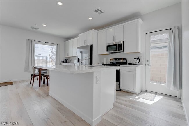 Building Photo - 904 Kings Clf Ln