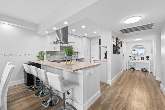 Building Photo - 2661 S Course Dr