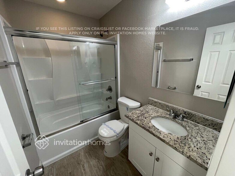 Building Photo - 10523 Hyacinth Pl