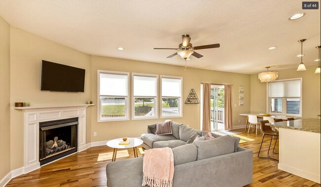 Building Photo - Special!! $500 off first month's rent! Gorgeous 3bd 3ba newer home in quiet neighborhood