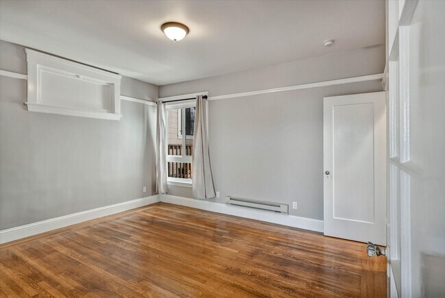 Building Photo - 566 21st Ave