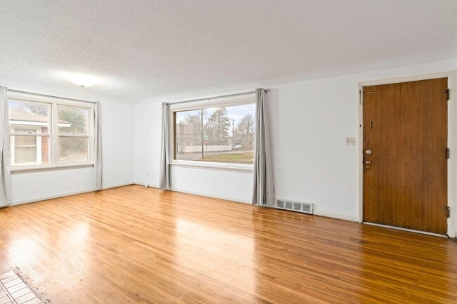 Building Photo - Charming Updated Single-Family Home Near Northtown