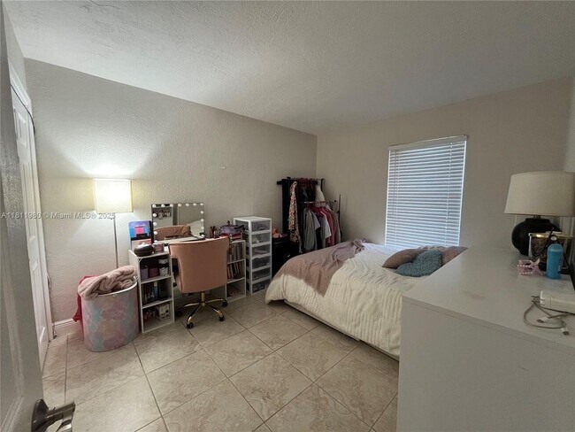 Building Photo - 7256 SW 94th Pl